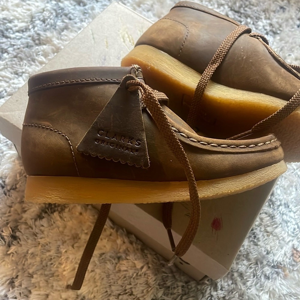 Clark's Wallabee Shoe, Size 10